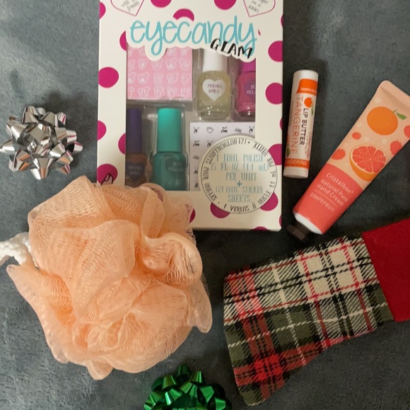 SOLD Out! ! 5/$20 mix n match any of the items from the 5/$20 Eye candy glam - Picture 2 of 2